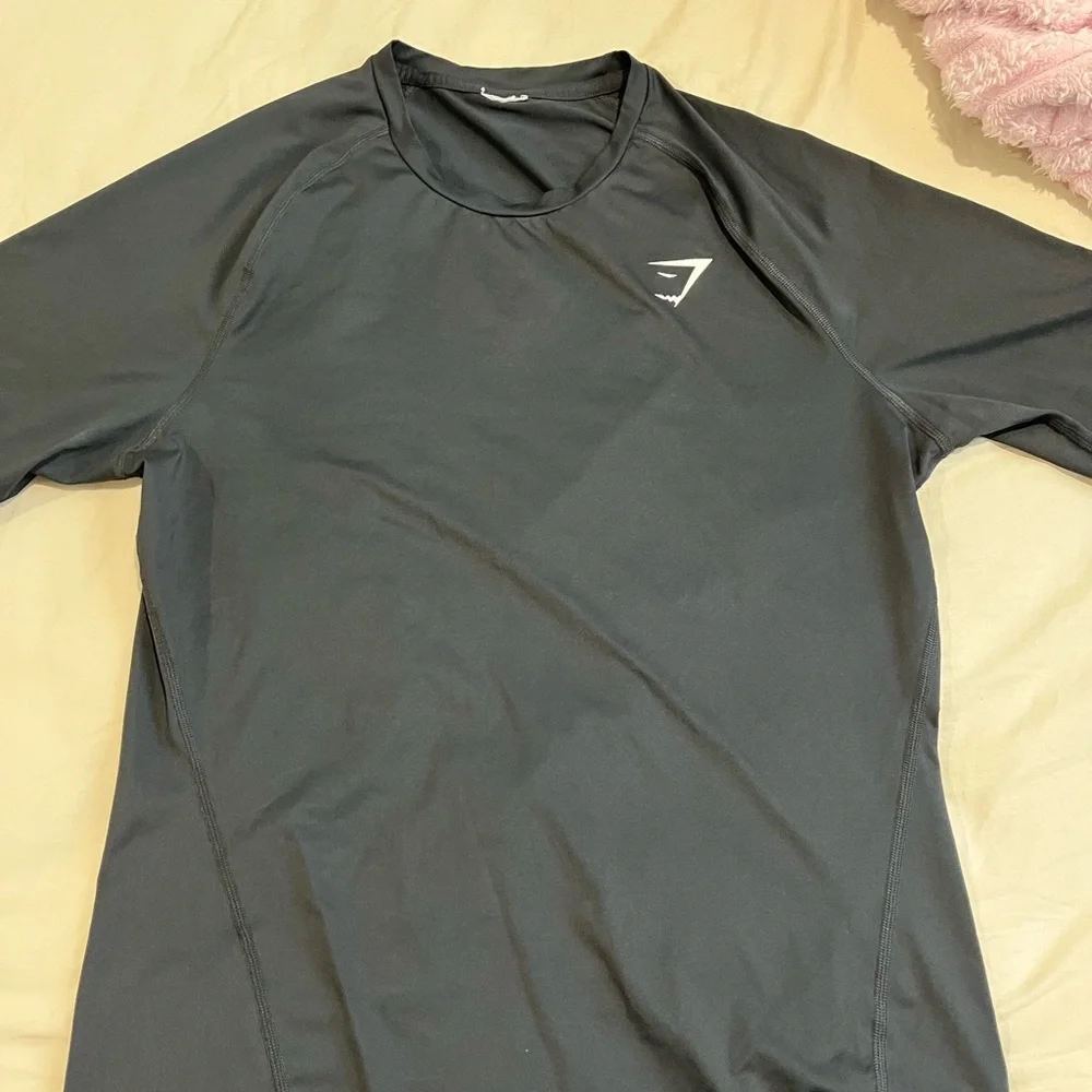 Gymshark Black Rash Guard for Men - Picture 2 of 3